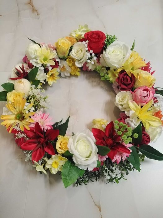 Wianek wiosenny  na drzwi