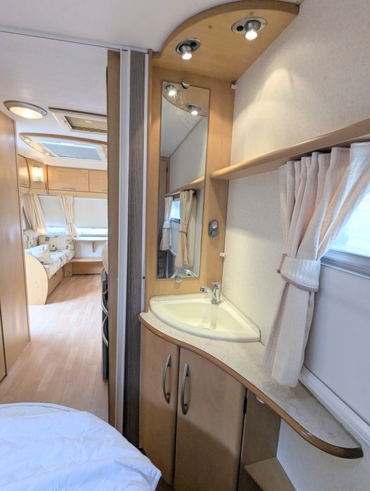 RESERVADA /Caravana / impecável / cama em Ilha / levo ao local
