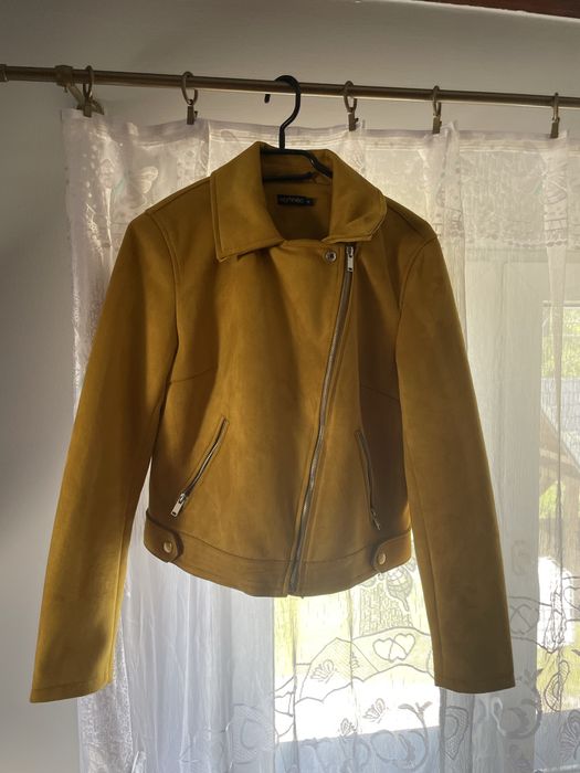 Zamszowa ramoneska w kolorze musztardowym