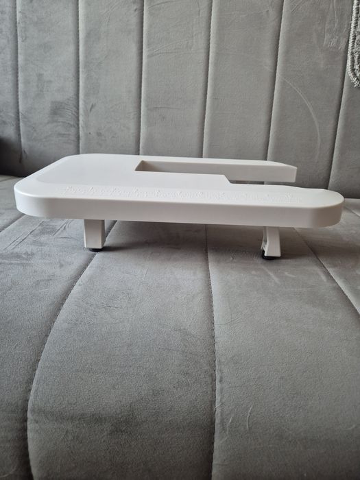 Stolik powiększający pole pracy do maszyn Juno, Janome ,Elna..