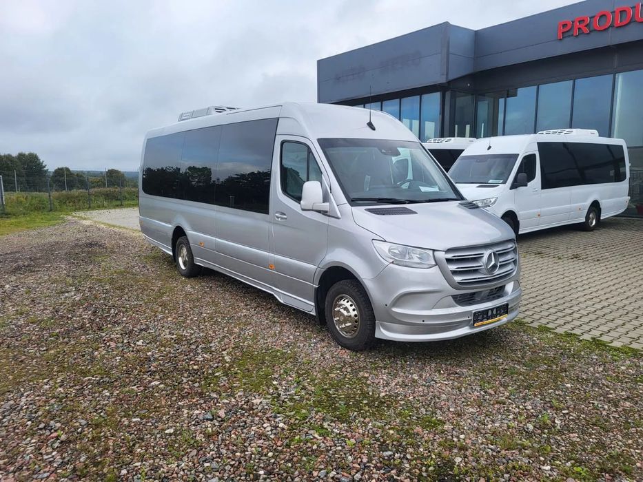 Mercedes-Benz Sprinter 517 CDI NOWA ZABUDOWA 24 miejsca +3 stojące