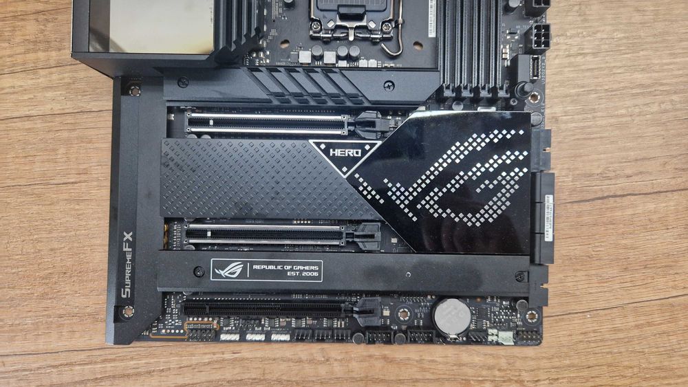Płyta główna Asus ROG MAXIMUS Z690 HERO gwarancja nr. 535190