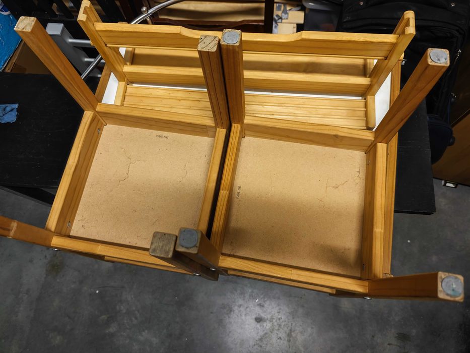 Mesa p/ criança c/ 2 cadeiras (ikea)