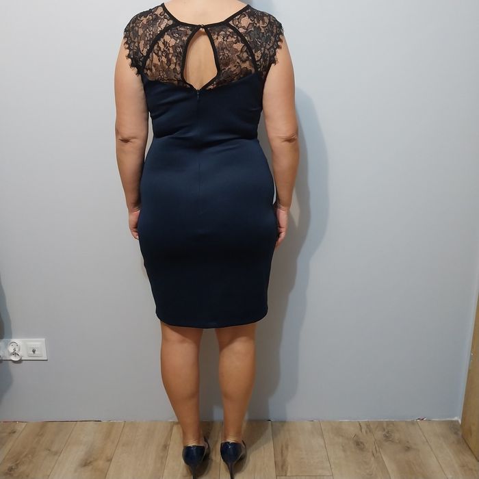 Elegancka sukienka 40 zł.