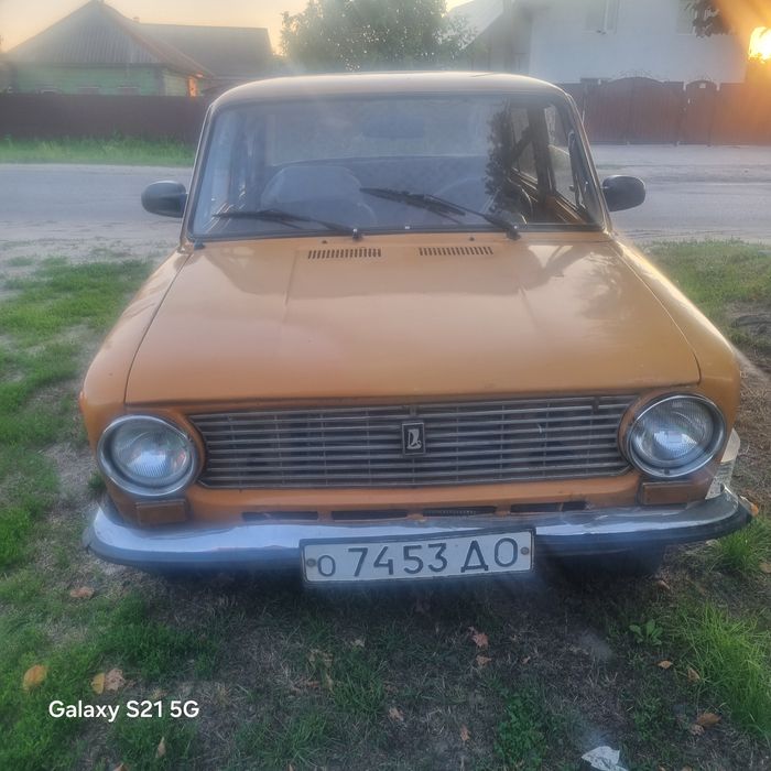 Продам ваз 21011