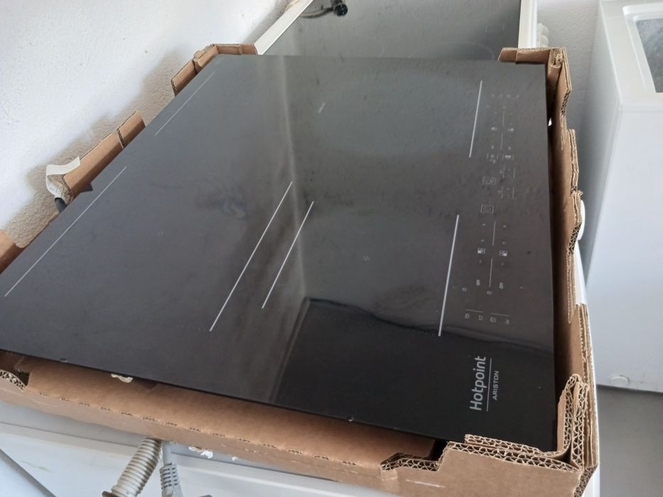 Placa de indução Ariston hotpoint 59 cm  em ótimo estado