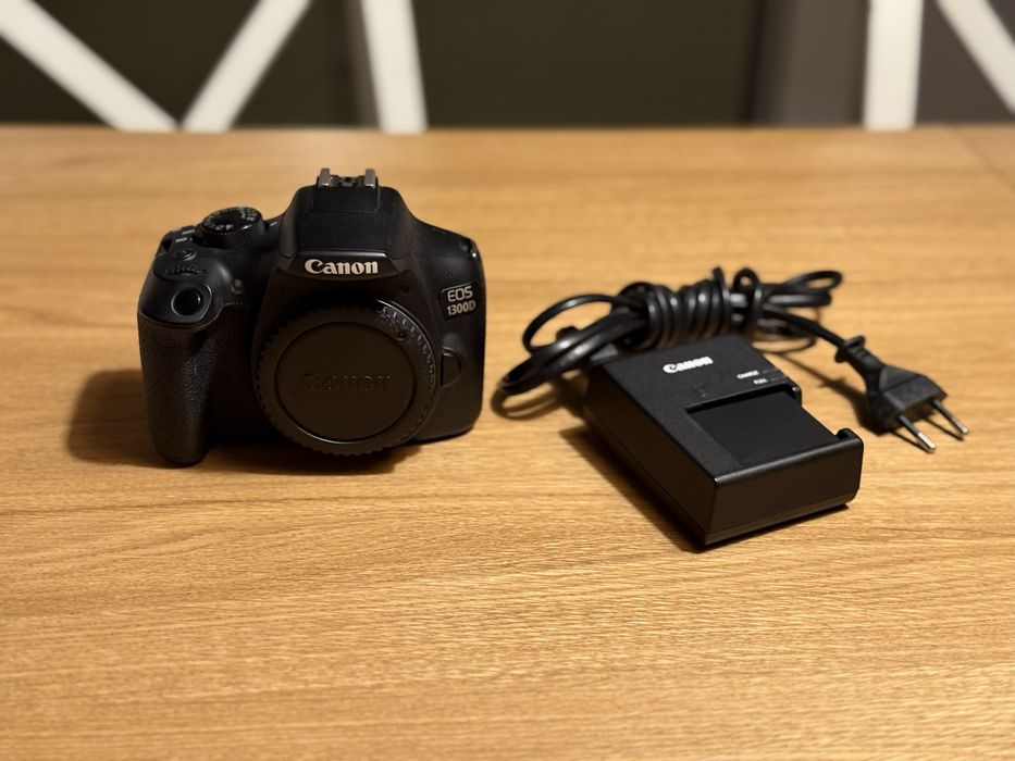 Lustrzanka aparat Canon 1300d okazja najtaniej bdb stan