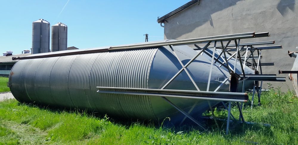 Sprzedam silos paszowy zbozowy kolo 30t