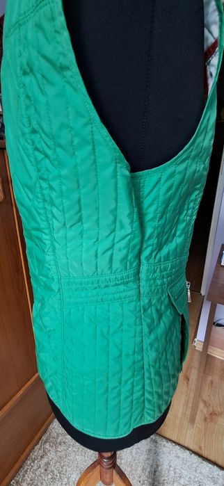 Damski bezrękawnik firmy Gerry Weber.