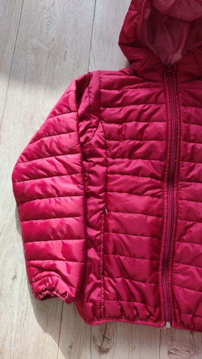 Легенька куртка для дівчинки