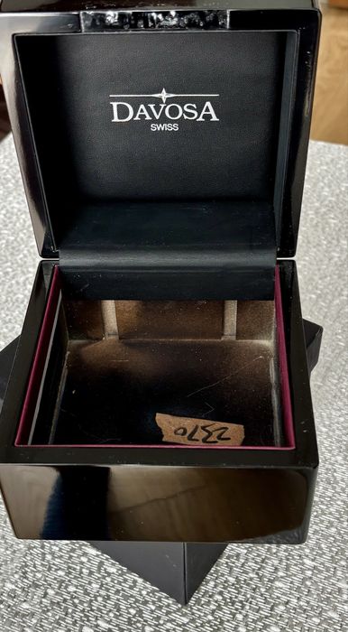 Etui na zegark Davosa