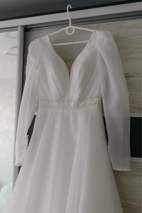 Весільна ніжна сукня