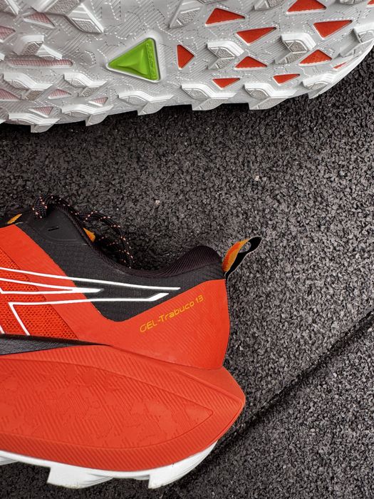 Tenis corrida trail Asics Trabuco 13