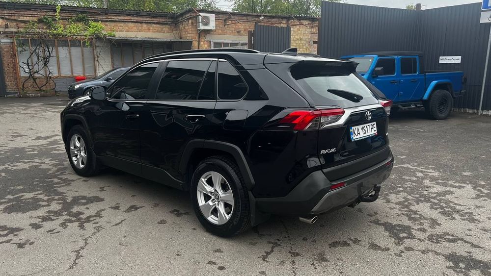 Продам Toyota RAV4 2021 року офіційна