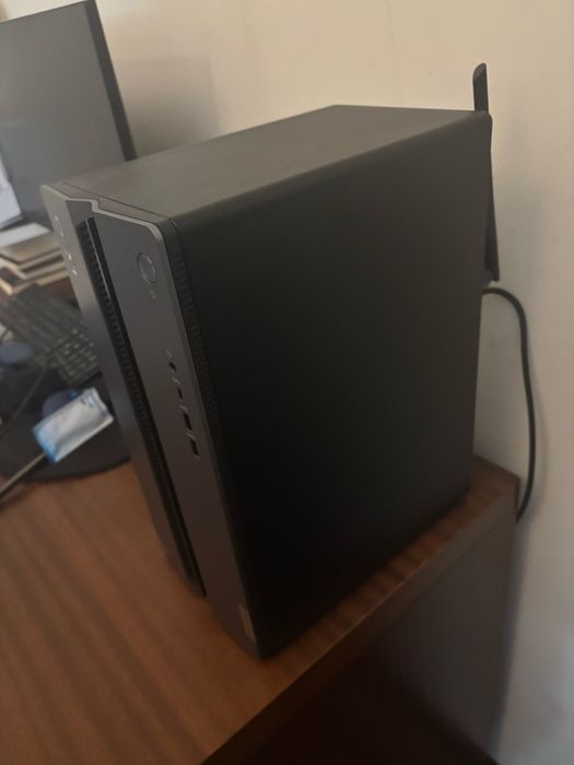 Desktop Gaming LENOVO Loq 17IRR9-176 (Intel Core i7-14700F - NVIDIA GeForce RTX 4060 - RAM: 16 GB - 1 TB SSD)