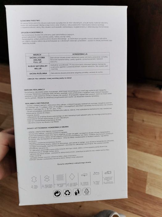 Srebrne brokatowe szpilki