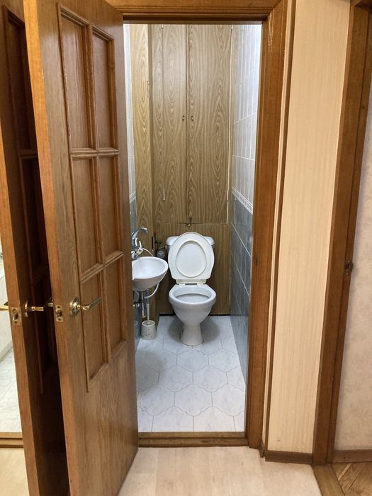 Без-%.Метро Золоті Ворота. 77м.кв.  3х кімнатна.