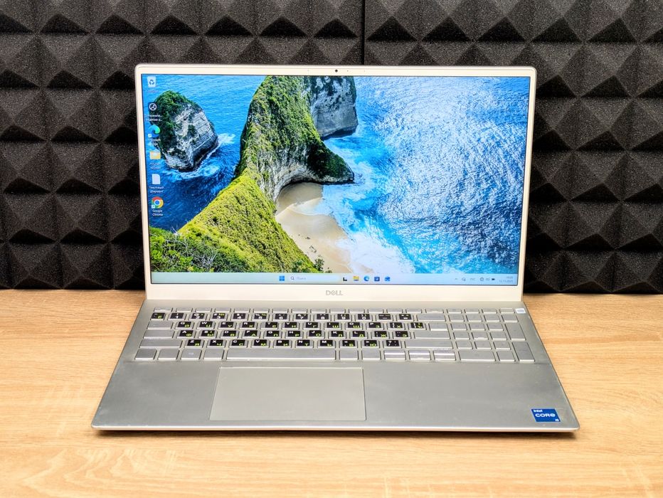 Ноутбук Dell 5502 15.6 i5 1135g7 iris xe graphics 8/256 ssd Full hd ip