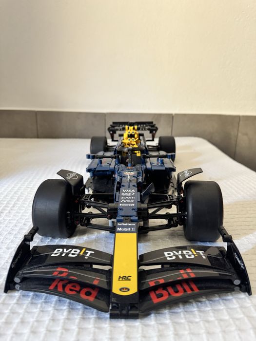 LEGO Technic Fórmula 1 Red Bull Racing – completo
