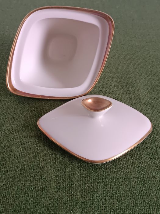 Stara cukiernica porcelana że złoceniami