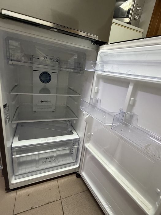 Frigorífico SAMSUNG RT31CG5624S9ES (No Frost - 171,5 cm - 305 L - Inox)
