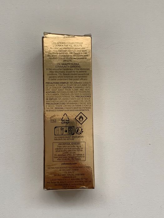 Base YSL “All Hours Foundation”