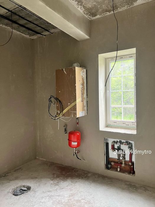 Цементна/гіпсова штукатурка стін. Машинна штукатурка стін. Штукатур