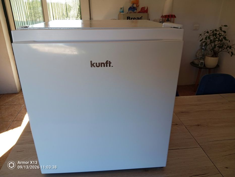 Frigorífico Mini Bar KUNFT KMB9119 WH (45 L - 50 cm - Branco)