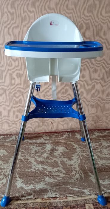 Столик для годування