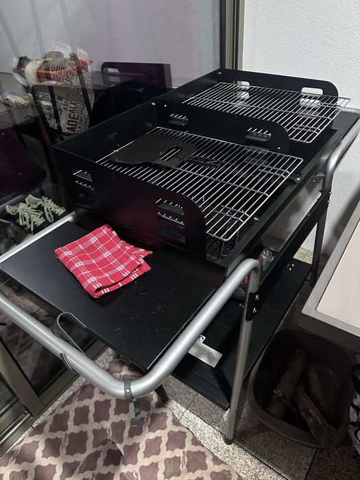 Churrasqueira como nova, 2 zonas para grelhar