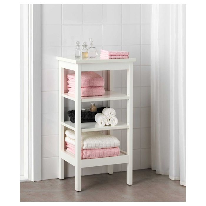 Estante Hemnes (Ikea).