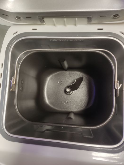 Máquina de fazer pão, marca Clatronic