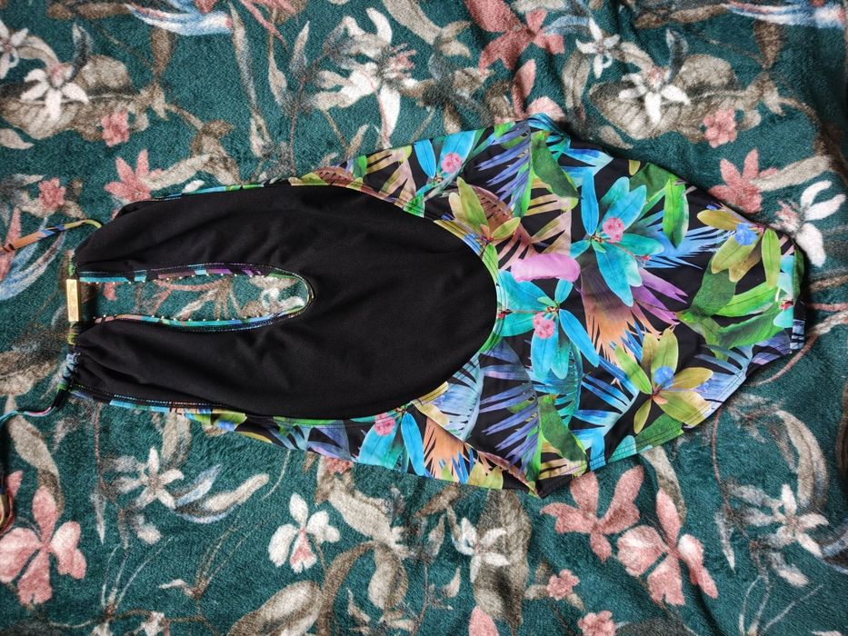 Kostium kąpielowy rozmiarL cena 25zl