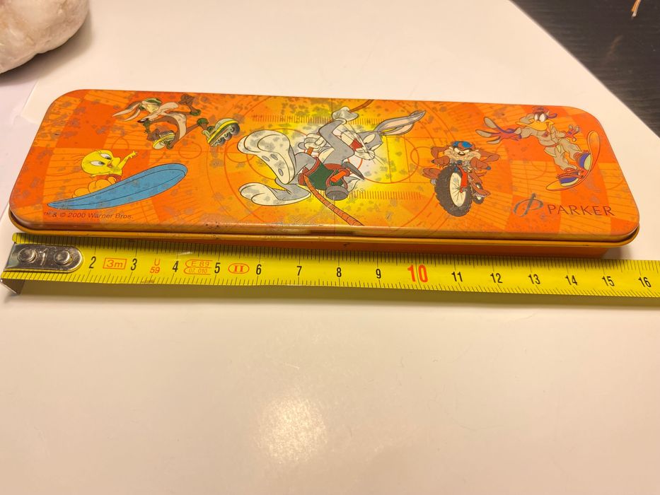 Estojo escolar em lata vintage