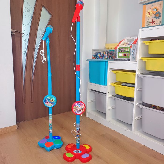 Мікрофон дитячий на стійці,з підсвіткою, музичний іграшковий мікрофон