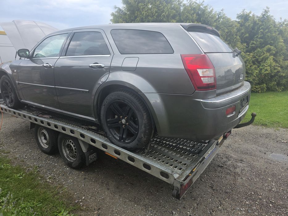 Chrysler 300c na części