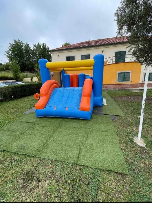 Pack Máquinas (pipocas e algodão doce) + insuflável