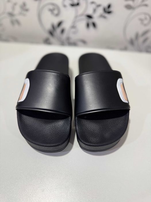 Жіночі шльопанці Karl Lagerfeld, 39р