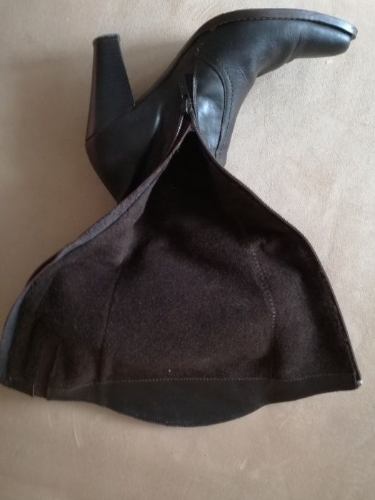 oferuję botki skórzane używane