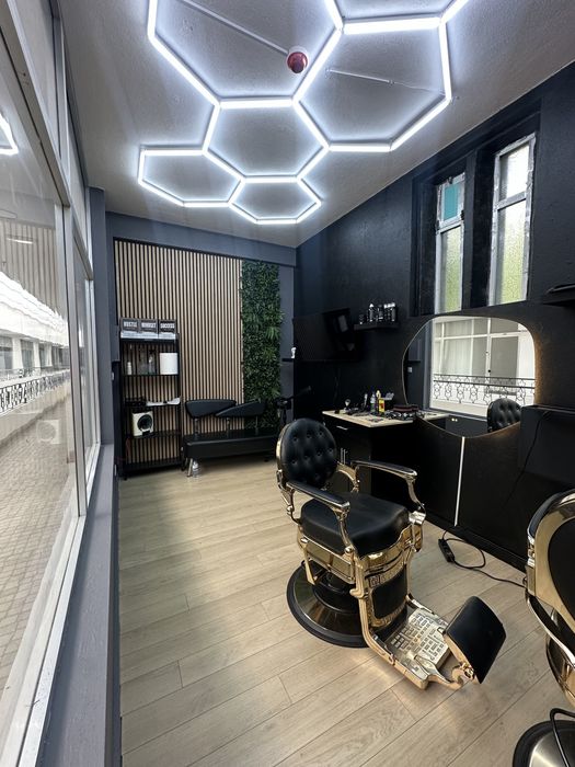 Faz OFERTA, barbearia, cadeiras, espelhos tudo!