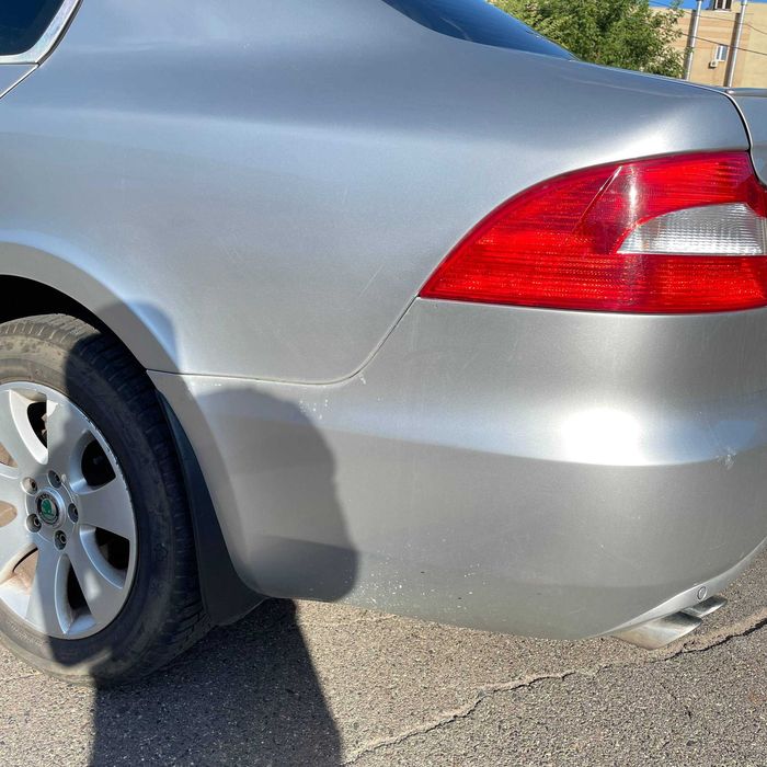 Skoda Superb 2011 продаж авто купити Шкода Суперб в Україні седан ліфтбек автомат DSG бензин комфортний та просторий автомобіль у гарному стані машина