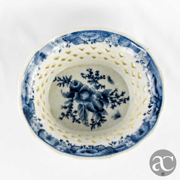 Cesta / Taça / Fruteiro vazada em porcelana da China