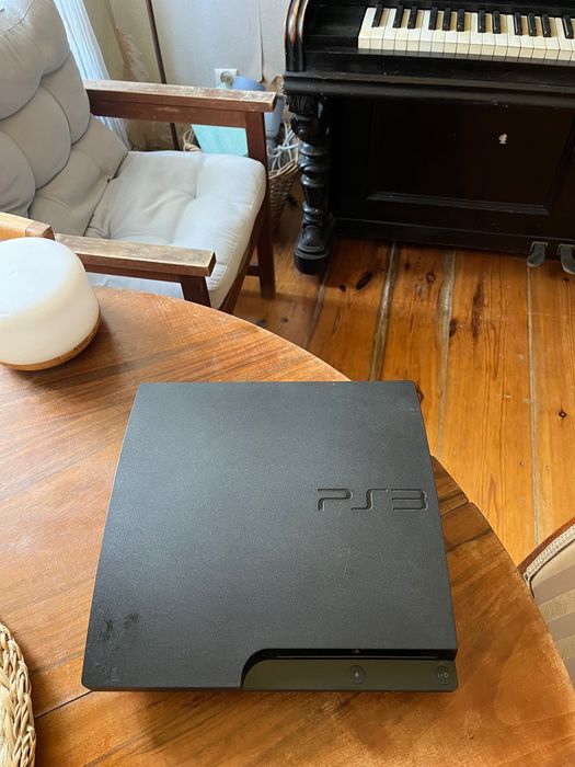 Playstation 3 z dwoma padami i grami