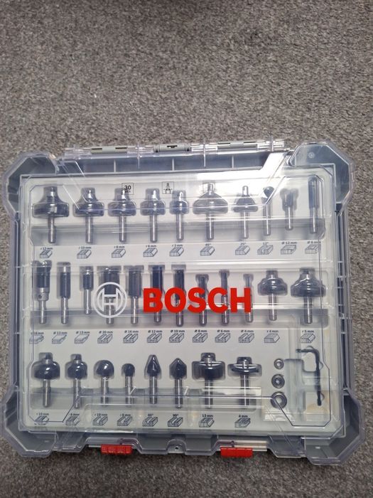 Zestaw frezów Bosch 30 szt. – stan idealnyealny, mało używane