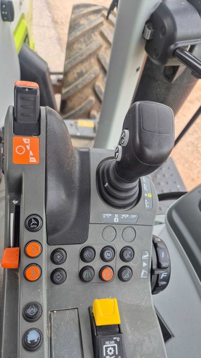 Claas Arion 610 pneumatyka