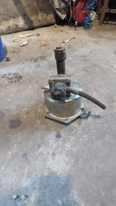 Вакуумний підсилювач гальм  Москвич