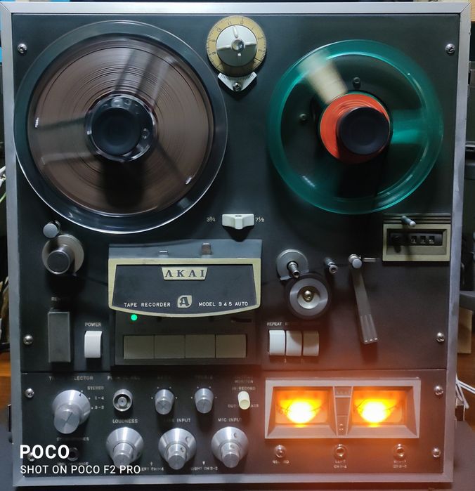 Raríssimo AKAi 345 a Válvulas