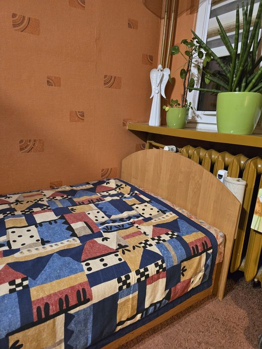 Tapczan / łóżko jednoosobowe z pojemnikiem – 200×90