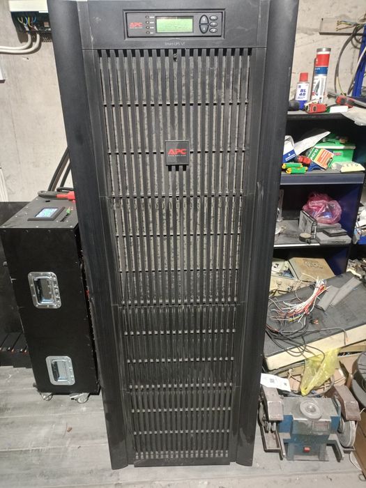 Безперебійник інвертор APC 380V