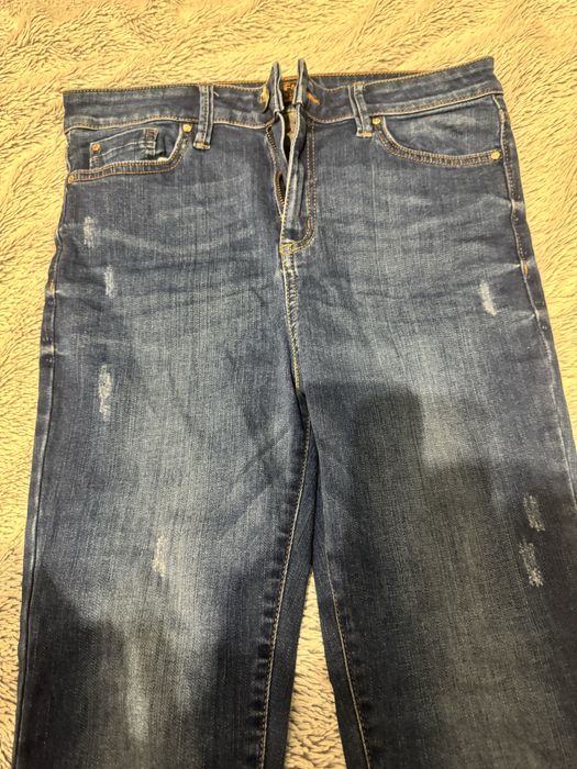 Dżinsy.